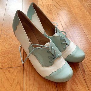 Chelsea Crew - Mirela Two Tone Oxford Heels